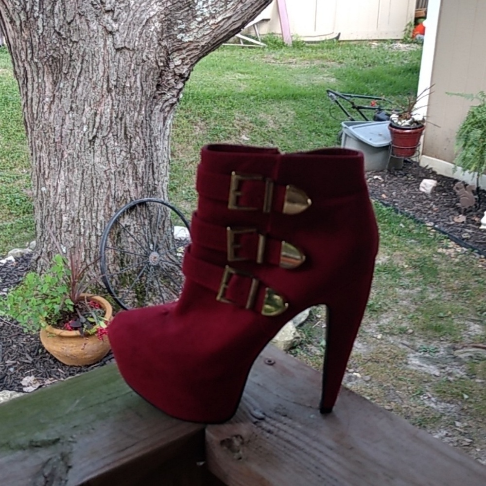 Shi by Journey ankle Boots